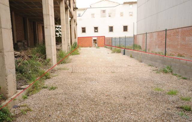 Terreno residencial en Venta en Eixample - Horta Capallera