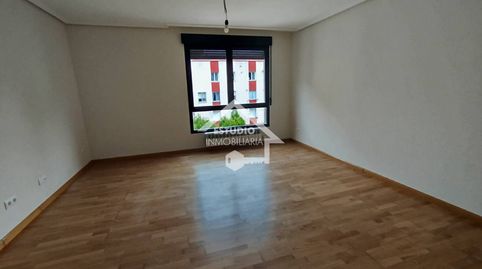Foto 4 de Piso en venta en Calle Don Pablo Antoñana Angulo, Viana, Navarra