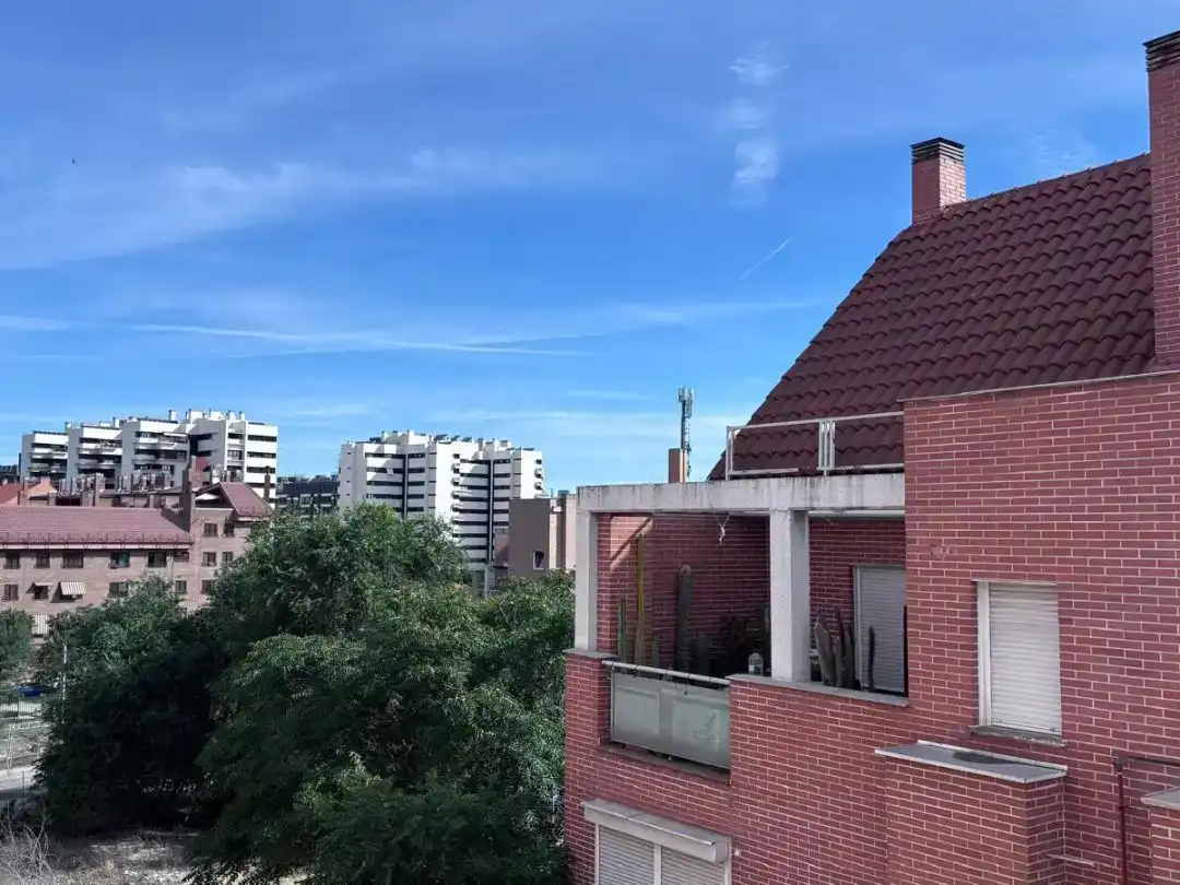 Vista exterior de Piso en venta en Madrid con Aire acondicionado, Parquet y Amueblado