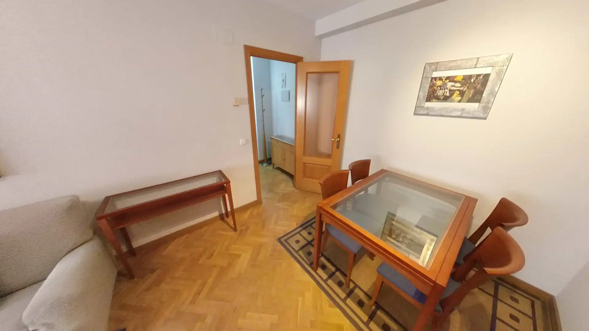 Flat for rent in Calle de Rafael Bergamín, San Juan Bautista