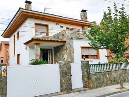 Exterior view of House or chalet to rent in Cerdanyola del Vallès  with Air Conditioner, Heating and Storage room