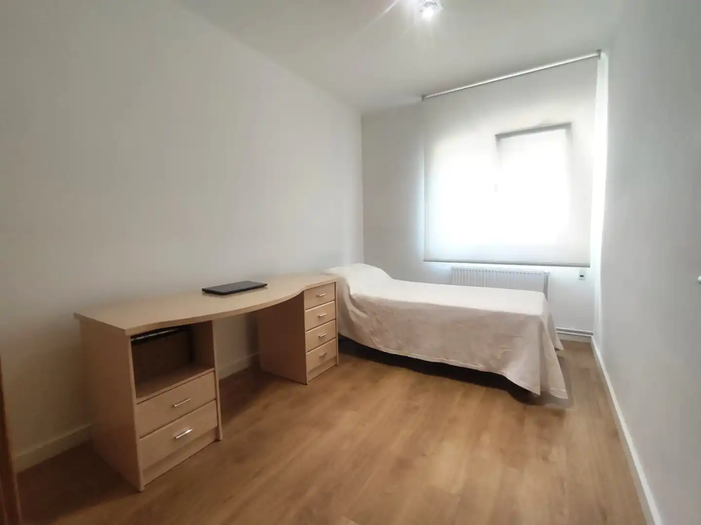 Dormitori de Pis en venda en Girona amb Aire condicionat, Calefacció i Parquet