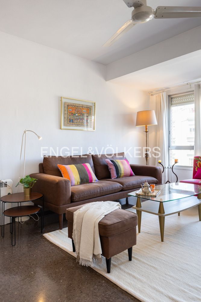 Living room of Flat for rent in  Valencia Capital  with Heating, Terrace and Furnished