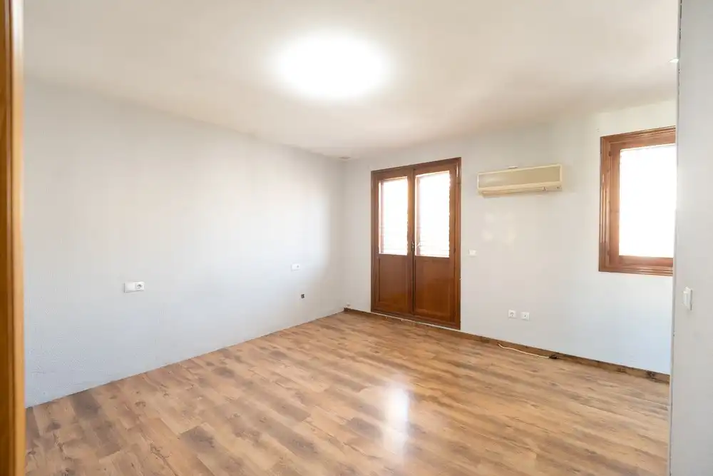 Casa o chalet en venta en Chiva con Jardín privado, Terraza y Piscina