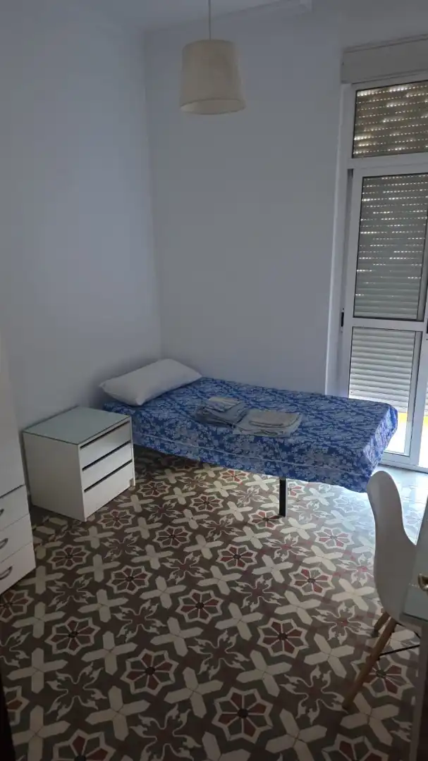 Habitación de Piso en venta en Melilla con Amueblado