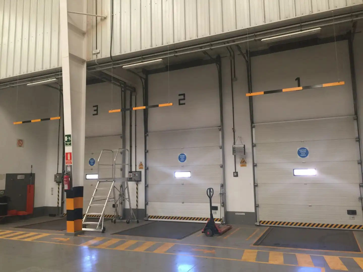 Industrial buildings for sale in Candelaria