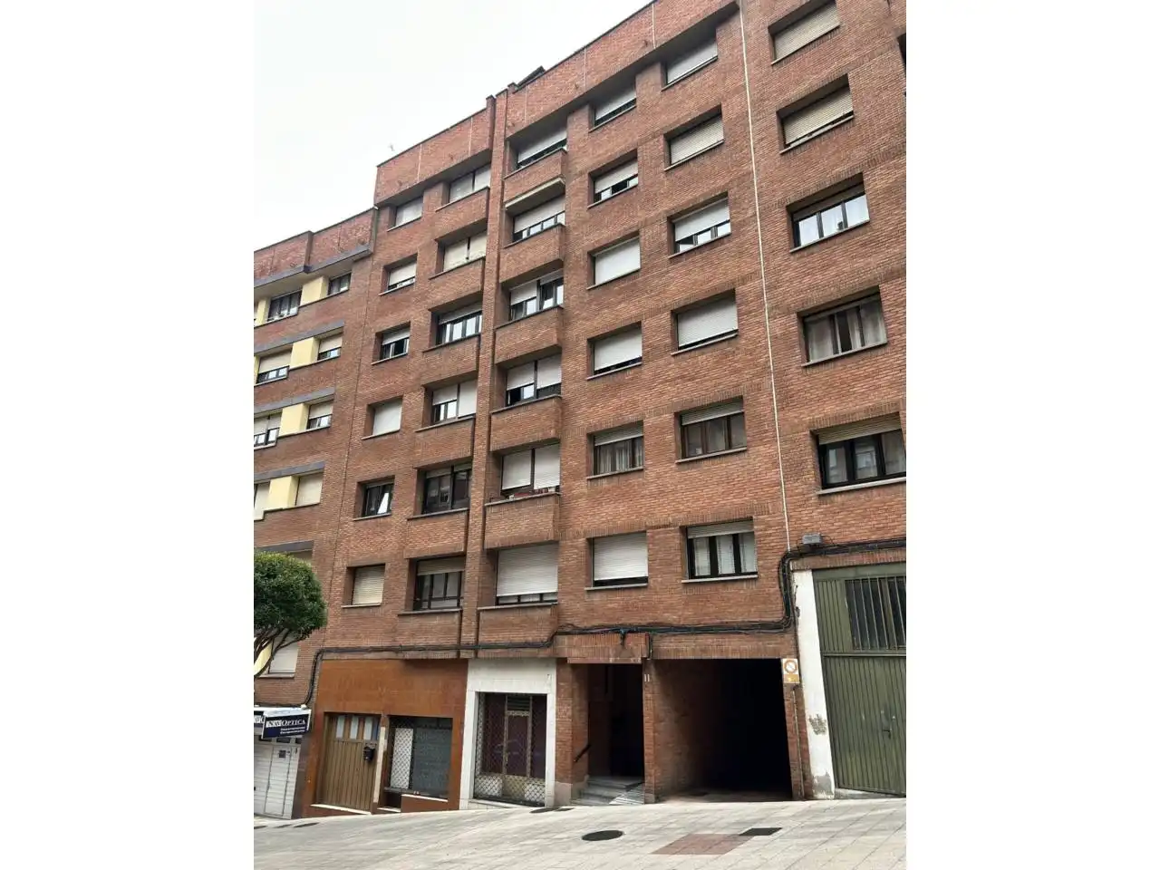 Vista exterior de Apartamento en venta en Oviedo  con Calefacción