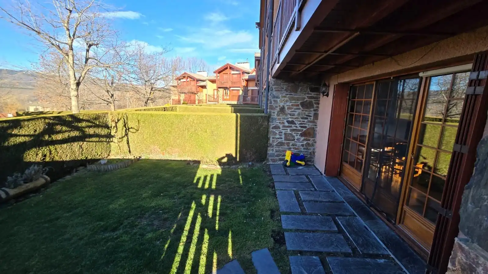 Terraza de Apartamento de alquiler en Sainte - Léocadie con Calefacción, Jardín privado y Parquet