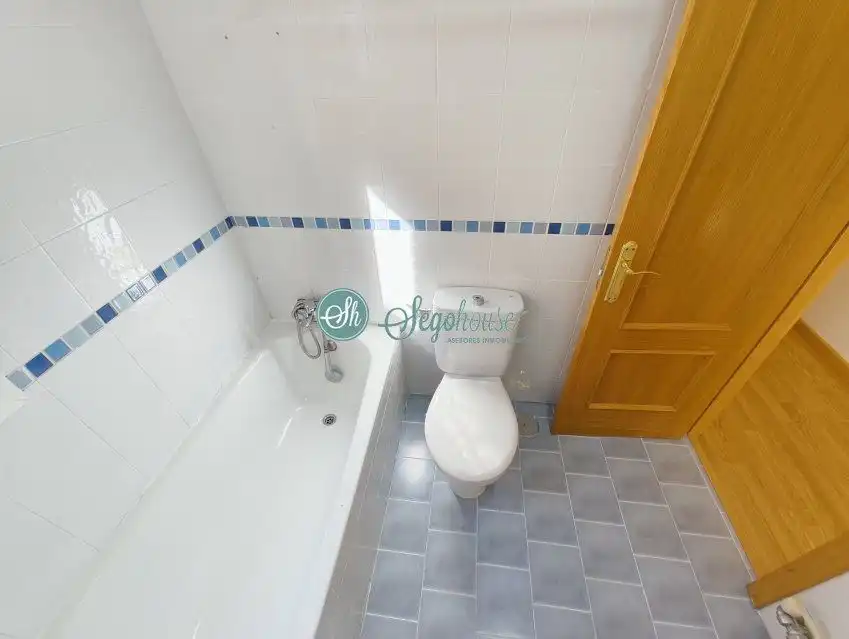 Baño de Piso en venta en Bernuy de Porreros con Calefacción, Terraza y Trastero
