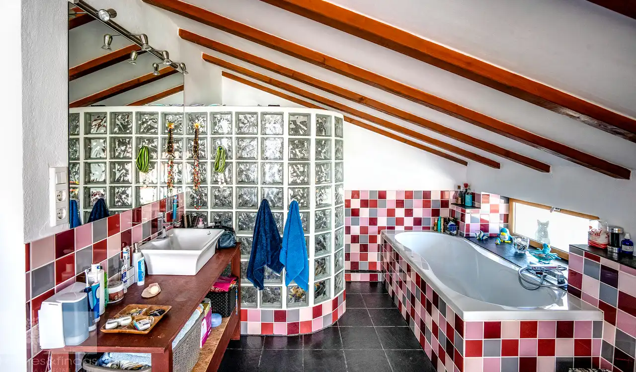 Badezimmer von Einfamilien-Reihenhaus zum Verkauf in San Silvestre de Guzmán