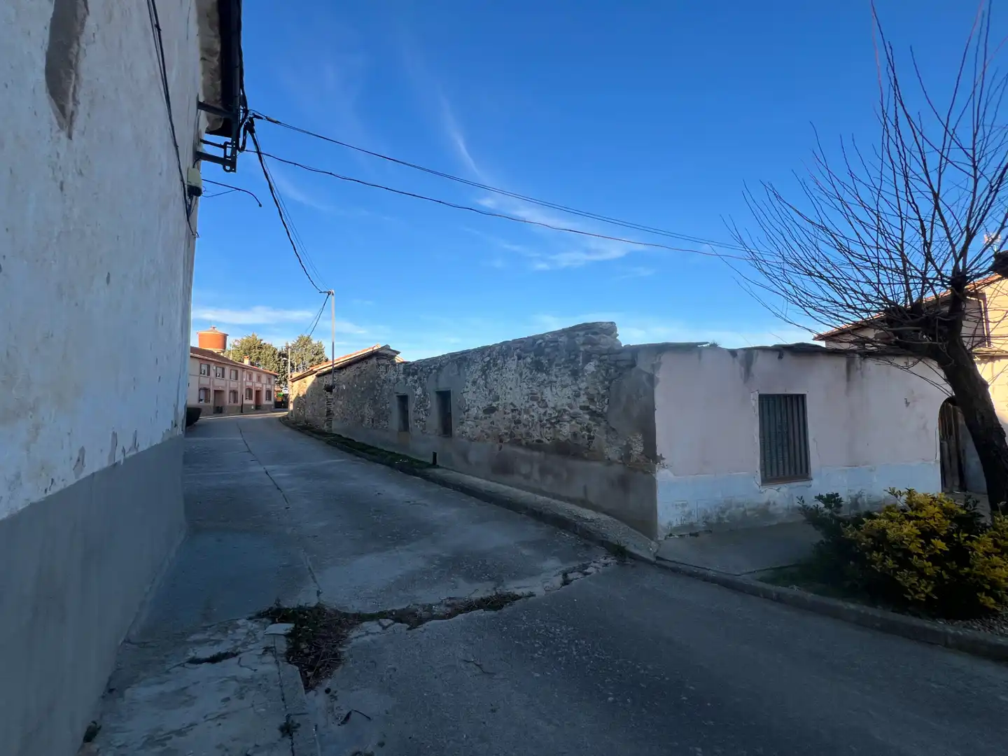 Vista exterior de Casa o xalet en venda en Santa María la Real de Nieva amb Jardí privat