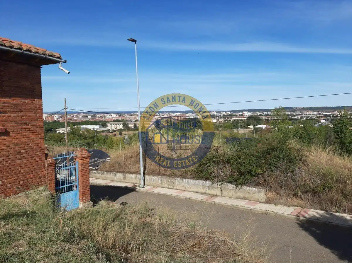 Casa o chalet en venta en León Capital  con Jardín privado