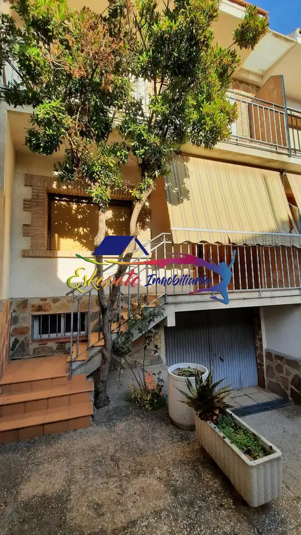 Exterior view of Detached homes for sale in Villacañas  with Air Conditioner, Terrace and Storage room