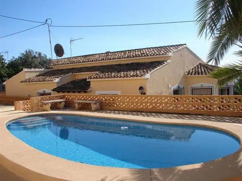 Casa con jardín en venta en Canuta, imagen 5