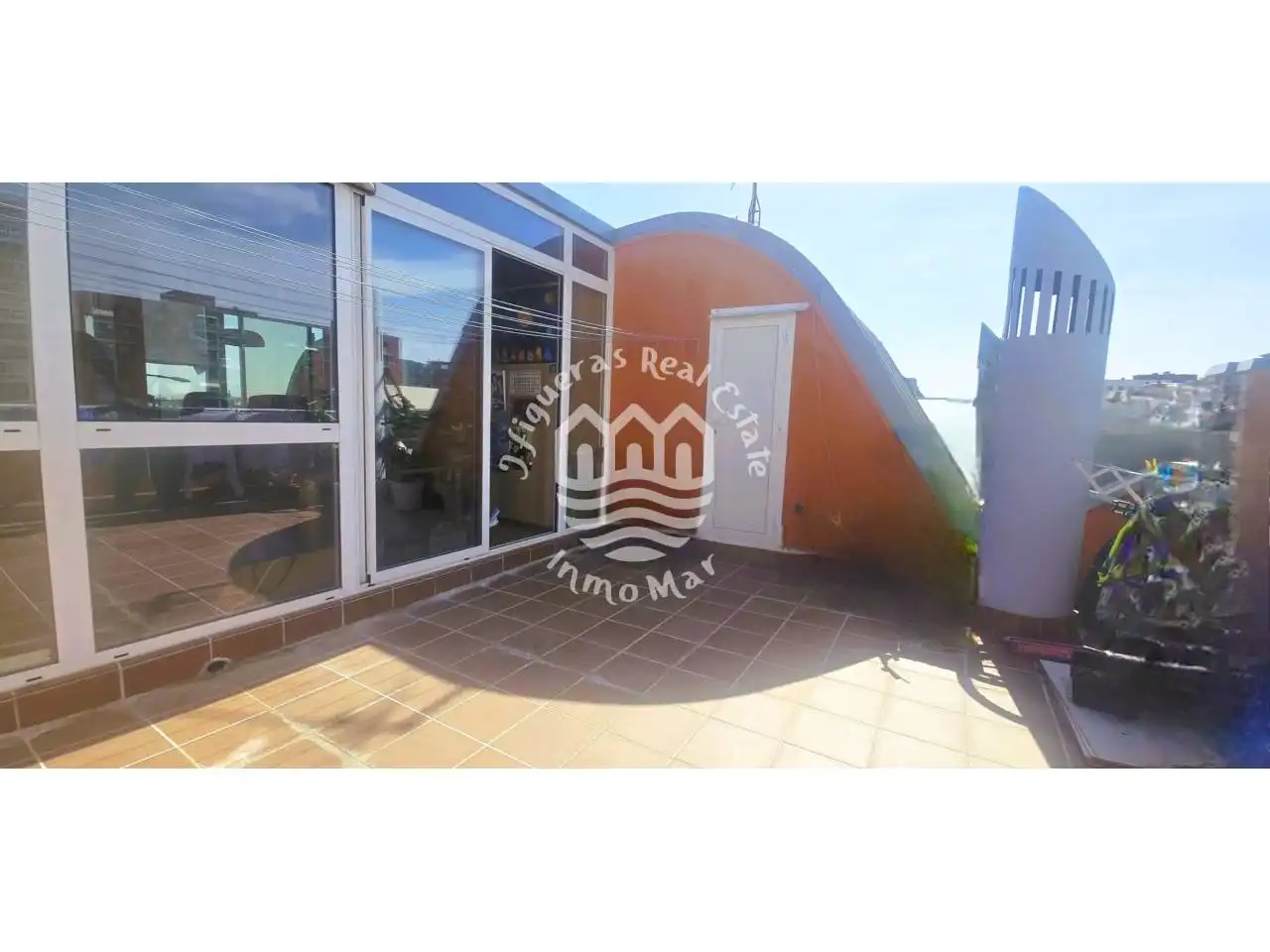 Vista exterior de Dúplex en venta en Terrassa con Aire acondicionado, Calefacción y Terraza