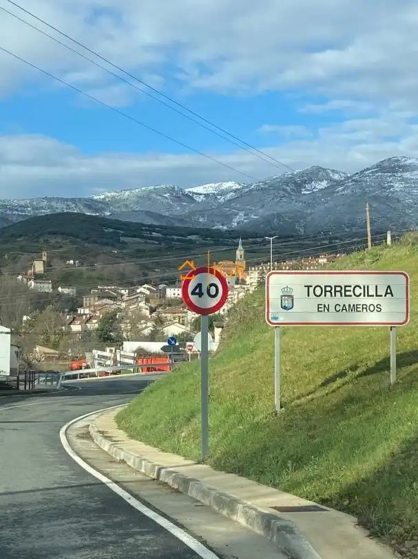 Vista exterior de Casa o xalet en venda en Torrecilla En Cameros amb Aire condicionat i Calefacció