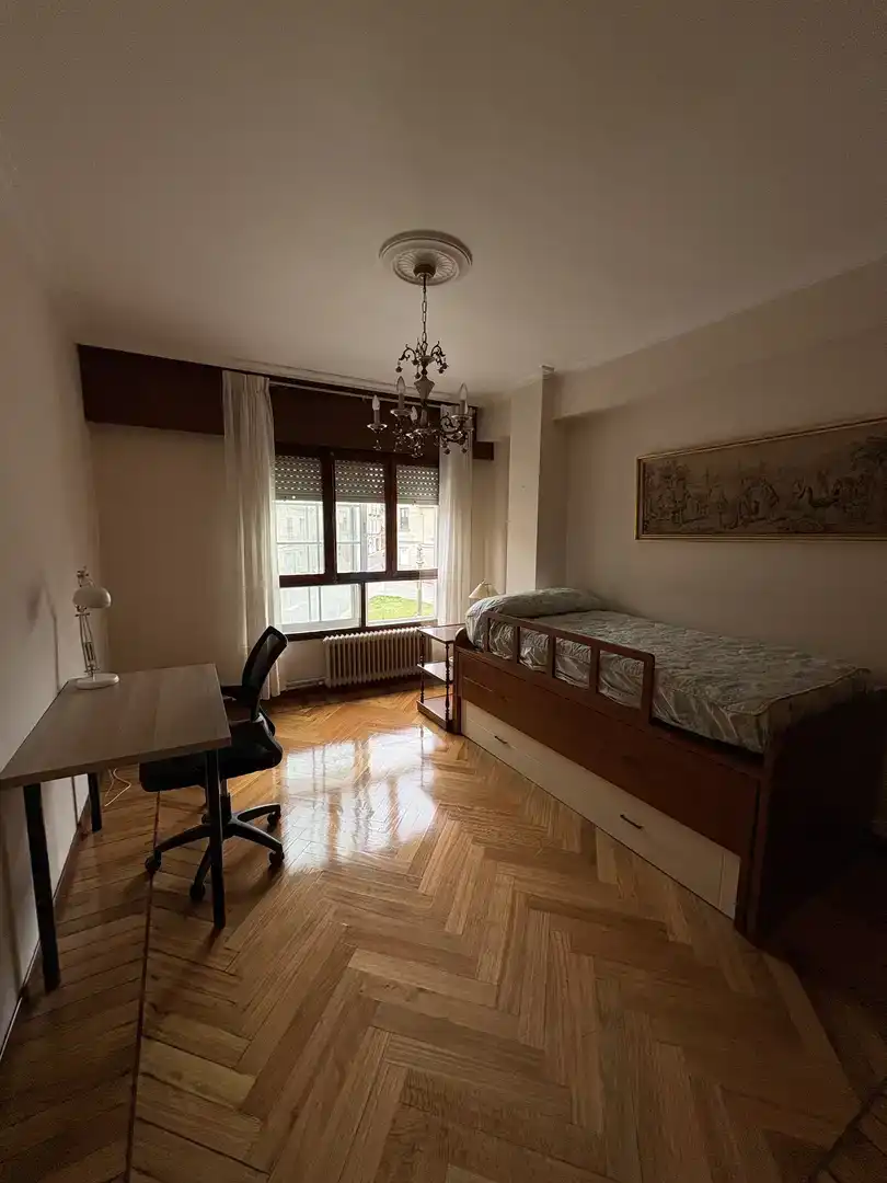 Bedroom of Flat for rent in Pontevedra Capital 