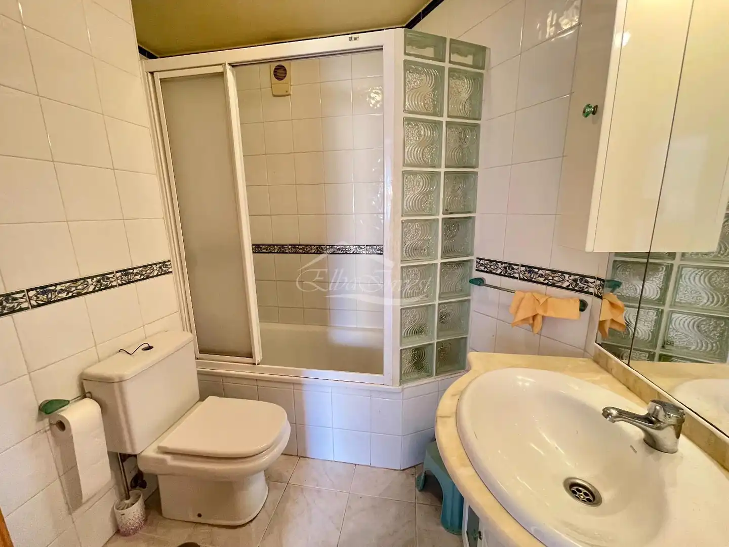 Baño de Piso en venta en Adeje con Terraza, Trastero y Amueblado
