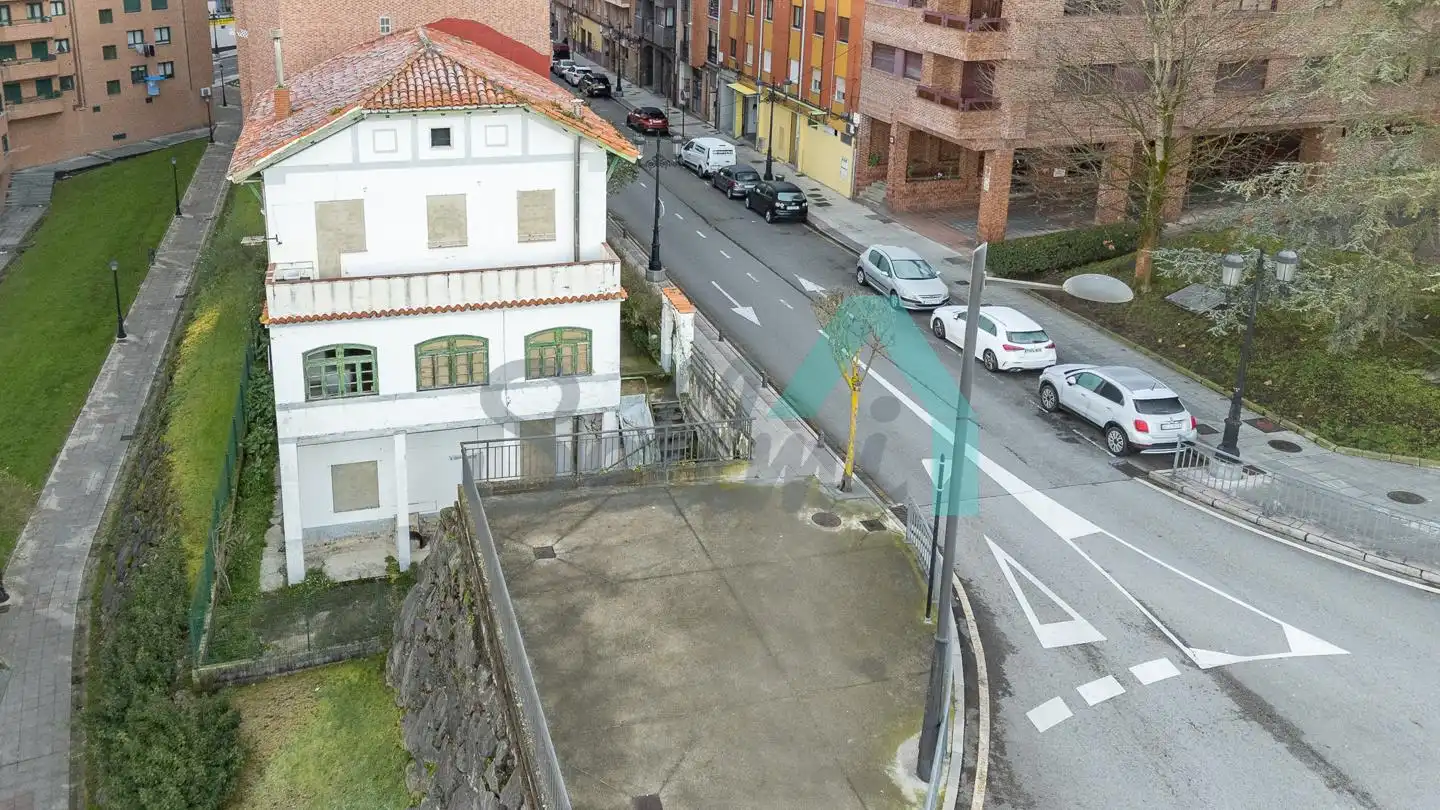 Außenansicht von Residential zum Verkauf in Oviedo 