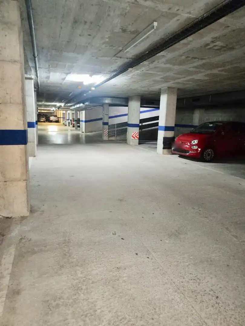 Parkplatz von Garage zum Verkauf in Sabadell