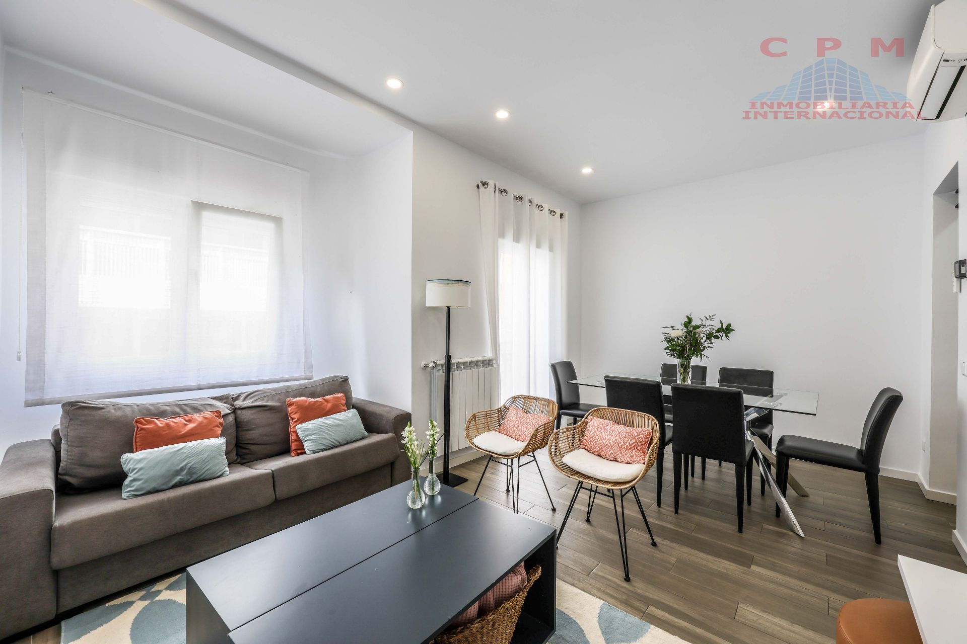 Living room of Flat to rent in  Madrid Capital  with Air Conditioner, Heating and Furnished