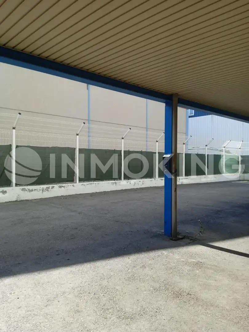Parking of Industrial buildings for sale in Pinto