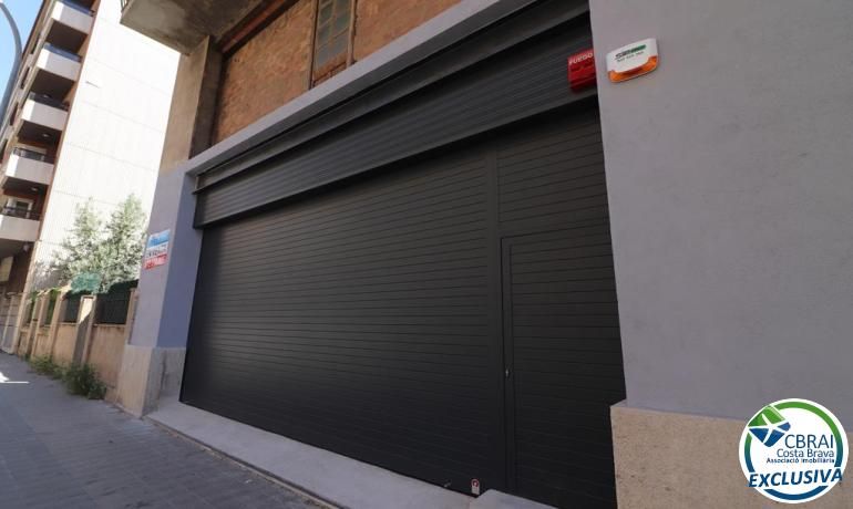 Exterior view of Office for sale in Figueres