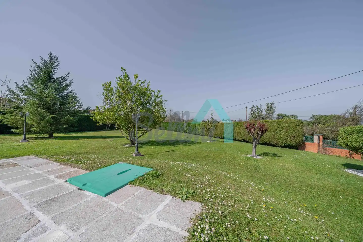 Jardí de Casa o xalet en venda en Oviedo  amb Calefacció, Jardí privat i Parquet