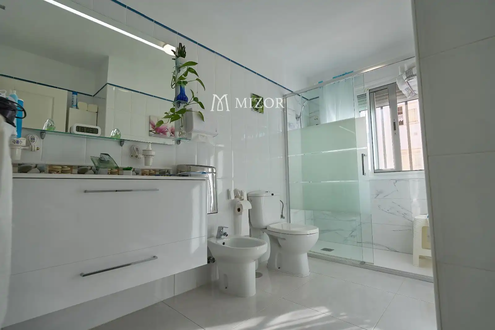 Bathroom of Flat for sale in Adeje  with Air Conditioner, Terrace and Storage room