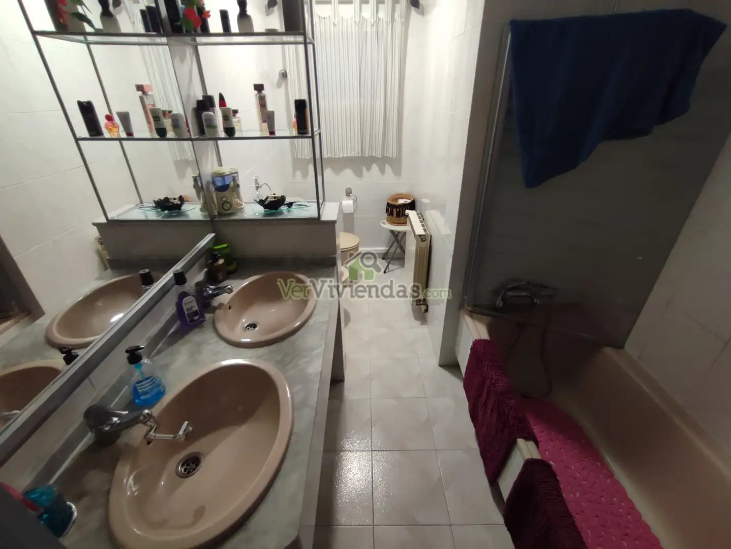 Baño de Casa o chalet en venta en Torrelles de Llobregat con Aire acondicionado, Calefacción y Jardín privado