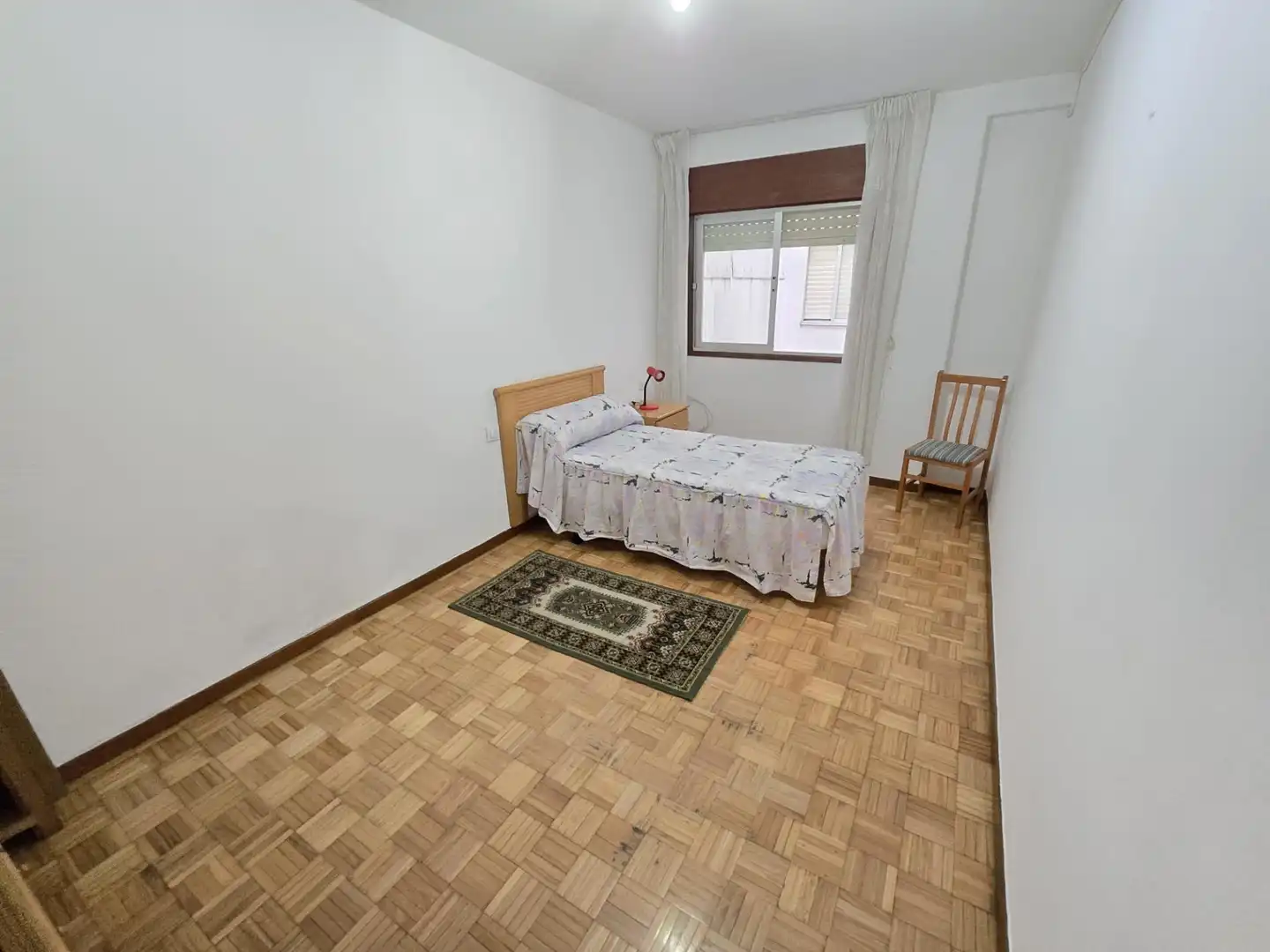 Bedroom of Flat for rent in Vigo   with Parquet flooring, Furnished and Balcony