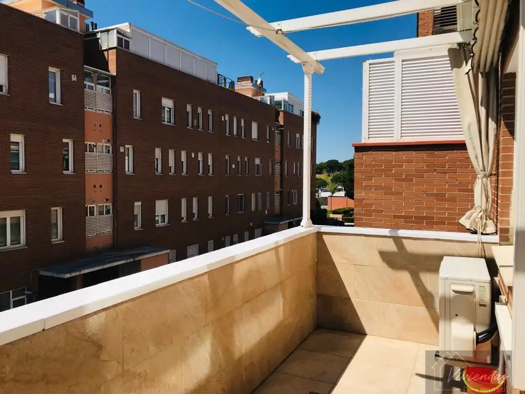 Mini appartamento con piscina in vendita a Sector B