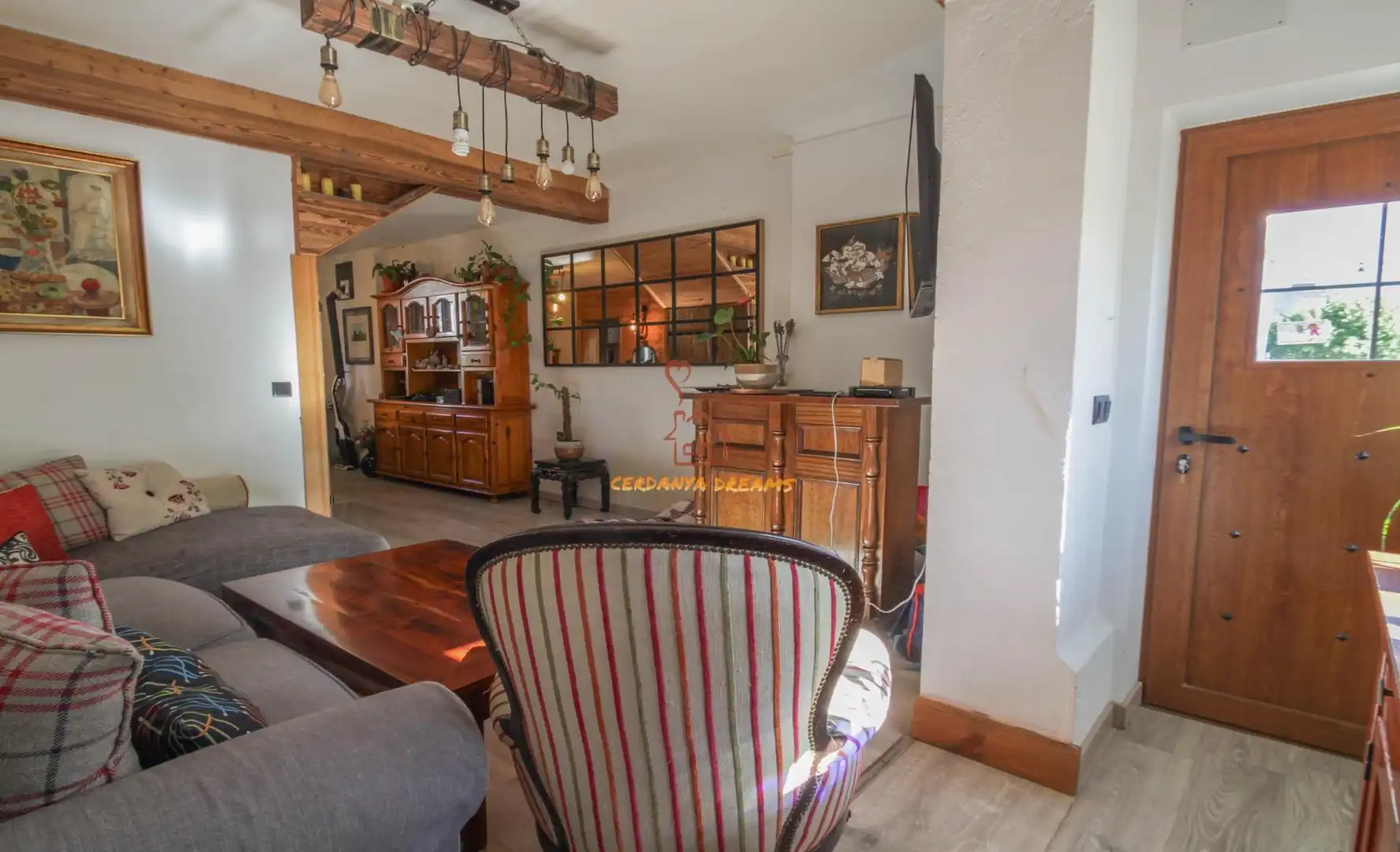 Sala de estar de Casa adosada en venta en Enveitg con Calefacción, Jardín privado y Parquet