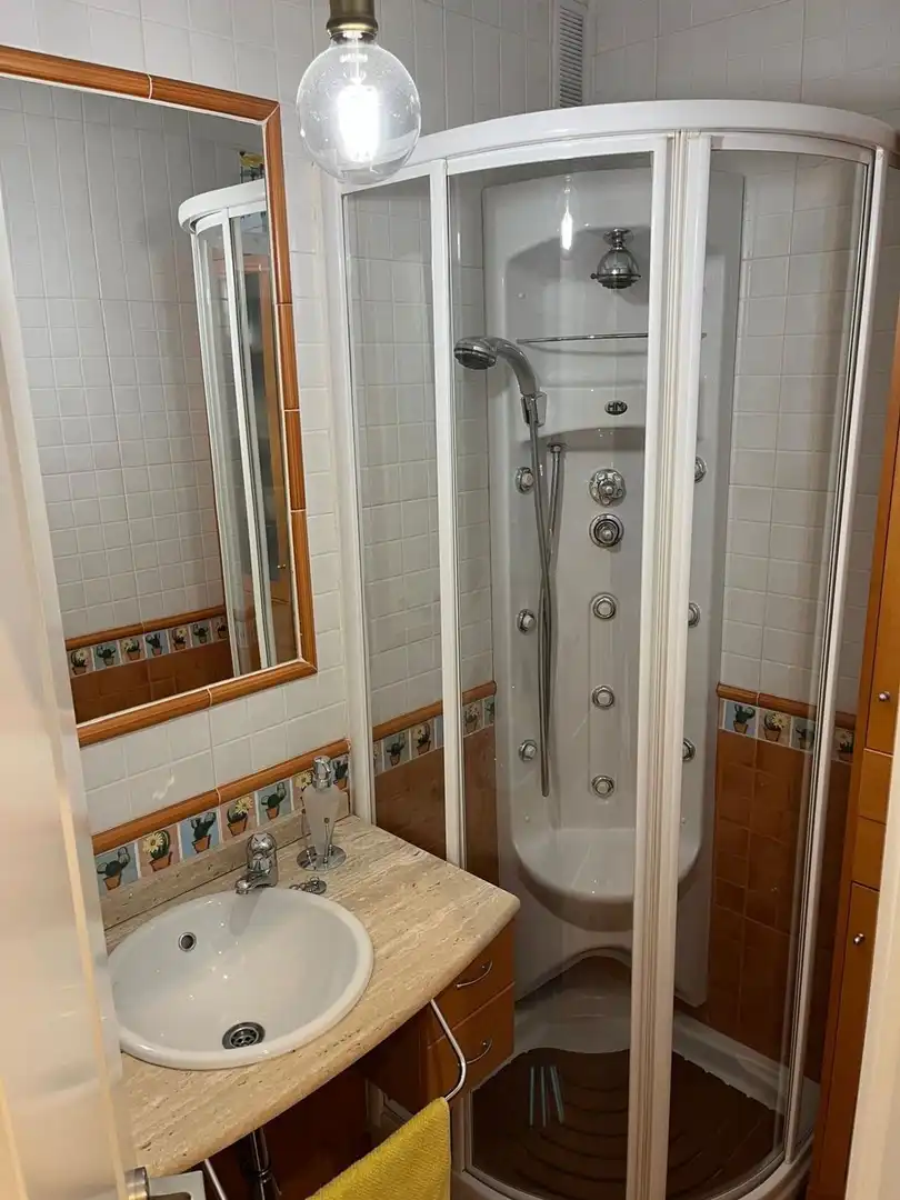 Bathroom of Flat for sale in Ciudad Real  with Air Conditioner, Heating and Terrace