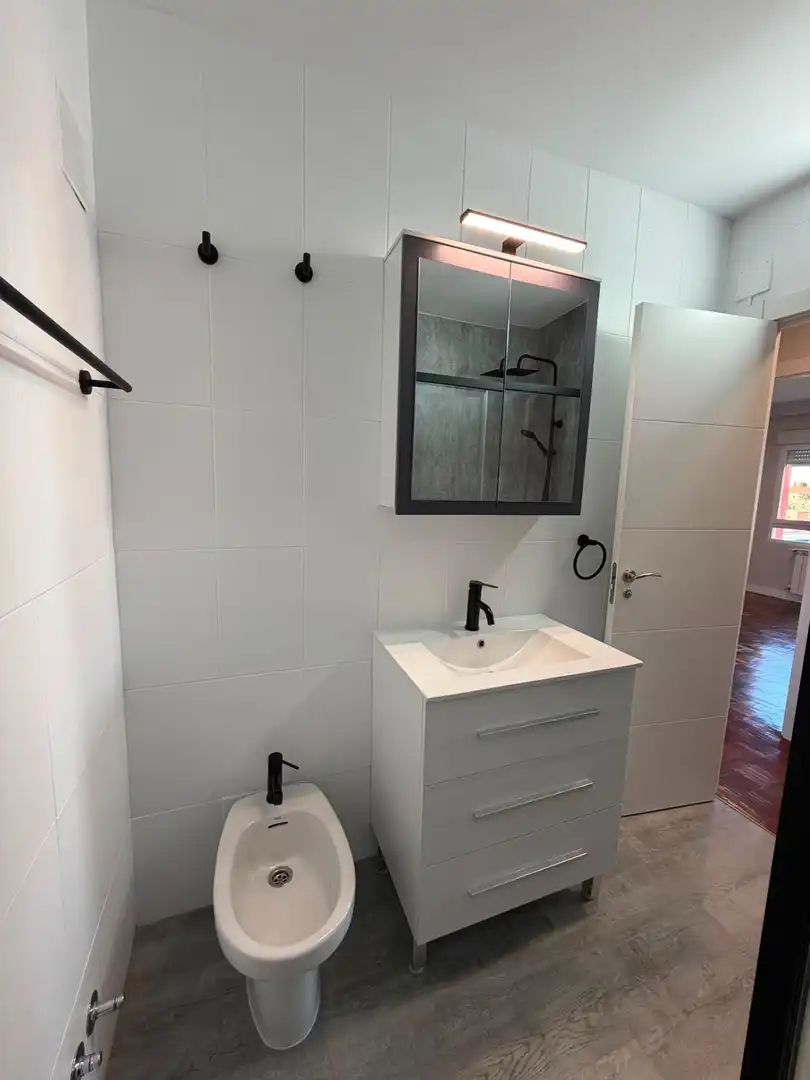 Baño de Piso de alquiler en Madrid con Calefacción, Parquet y Terraza