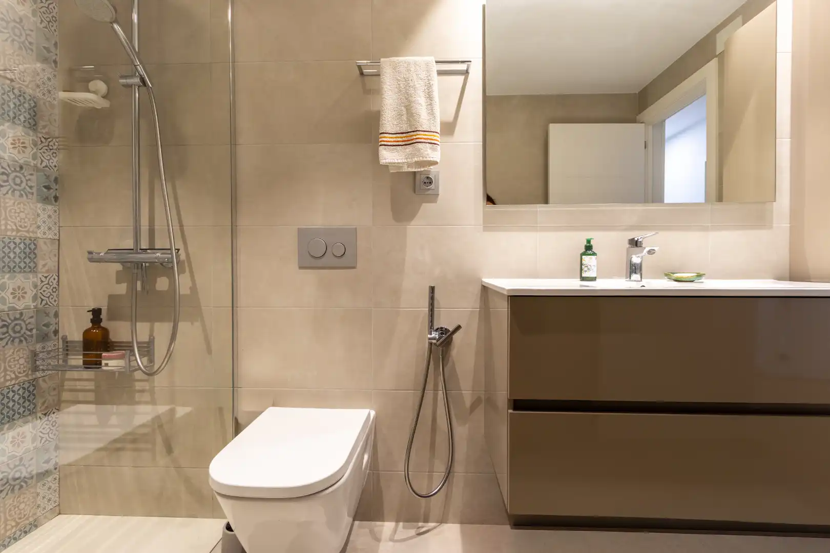 Bathroom of Flat for sale in Salou  with Parquet flooring and Oven