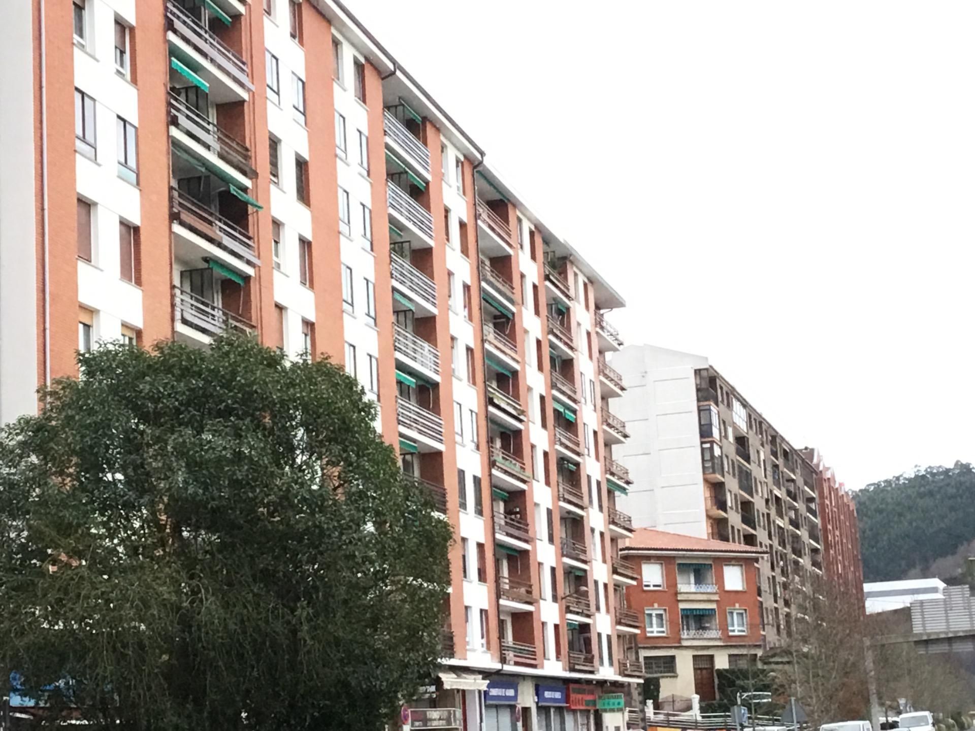 Exterior view of Flat for sale in Galdakao  with Terrace and Balcony