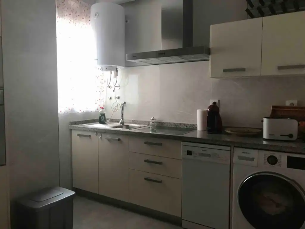 Wohnung zur Miete in Paseo Salon, San Matías - Realejo