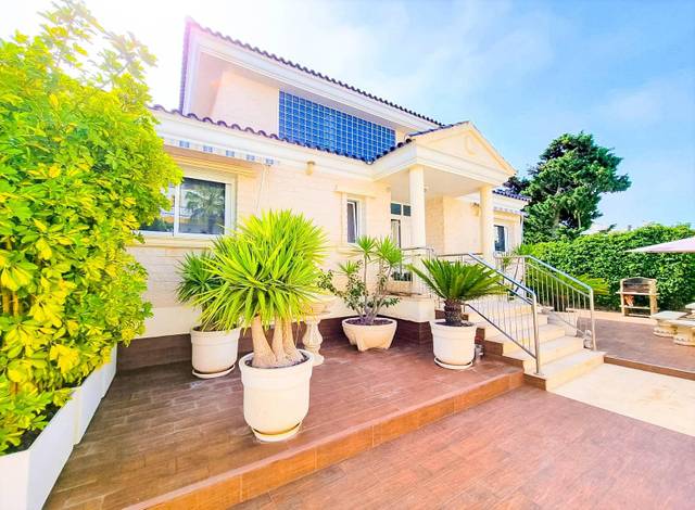 Casa-chalet en Venta en Calle Calle de las Mimosas, 14 en Cañada del Molino