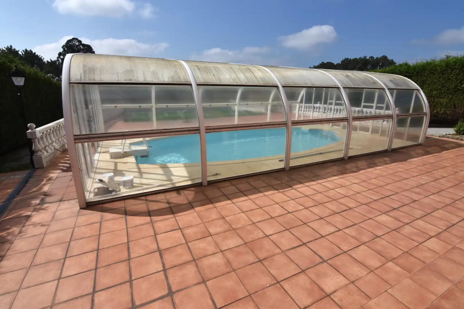 Piscina de Casa o chalet en venta en Bergondo con Calefacción, Jardín privado y Parquet