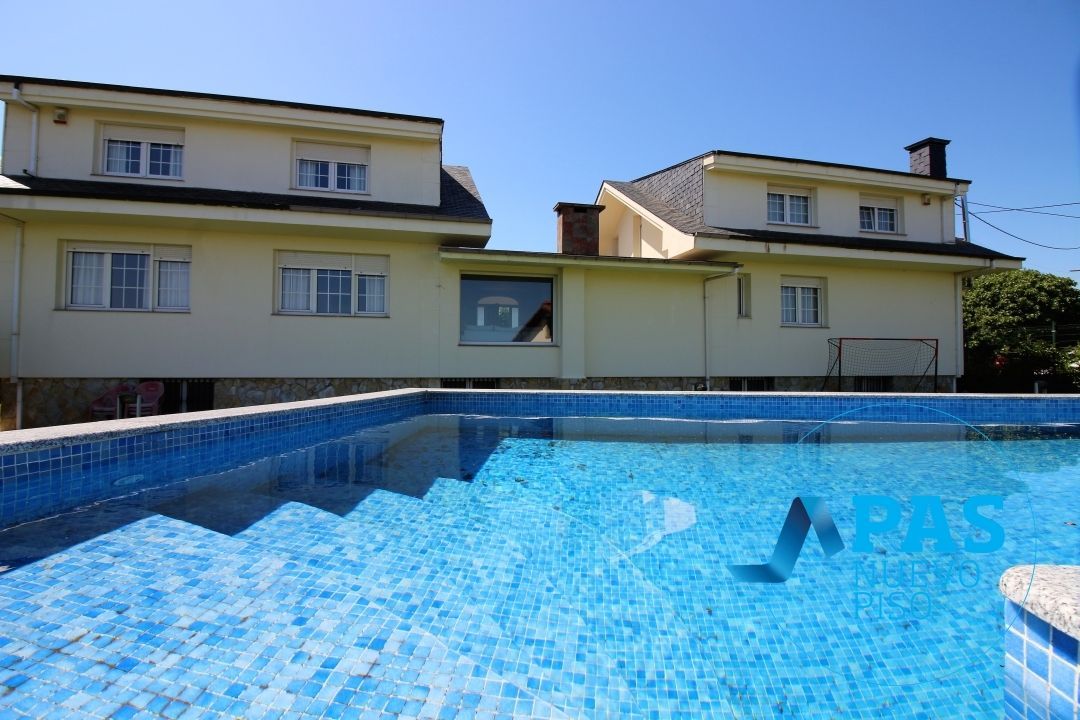 Swimming pool of House or chalet for sale in Santander  with Heating, Private garden and Terrace
