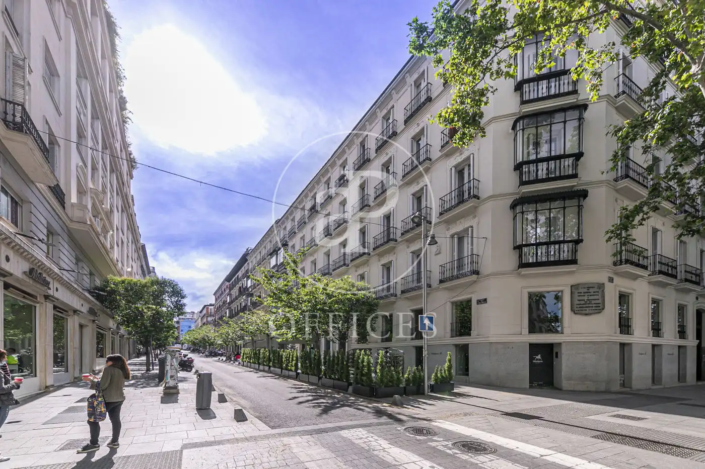 Vista exterior de Oficina de lloguer en Madrid amb Aire condicionat