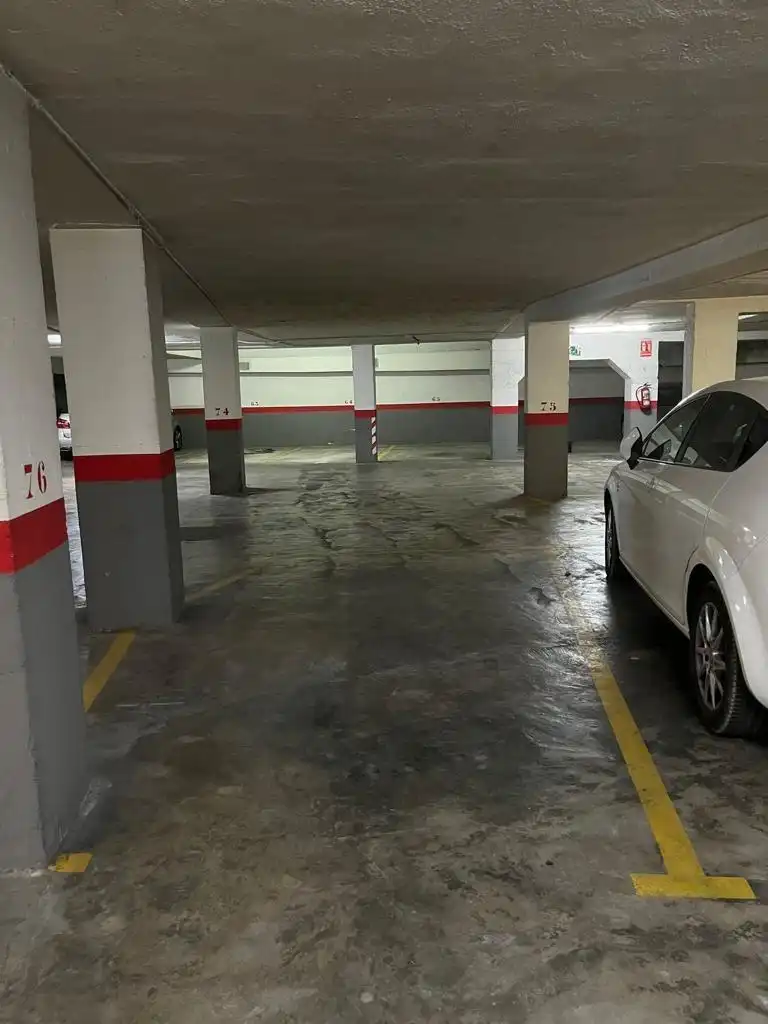 Parkplatz zum Verkauf in Avenida CARRILET, imagen 2