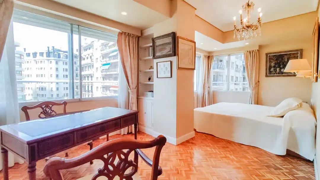 Habitación de Piso en venta en Donostia - San Sebastián  con Calefacción, Balcón y Alarma