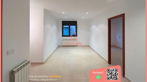 Foto 2 de Planta baixa en venda a Carrer de Montserrat, Sant Hipòlit de Voltregà, Barcelona