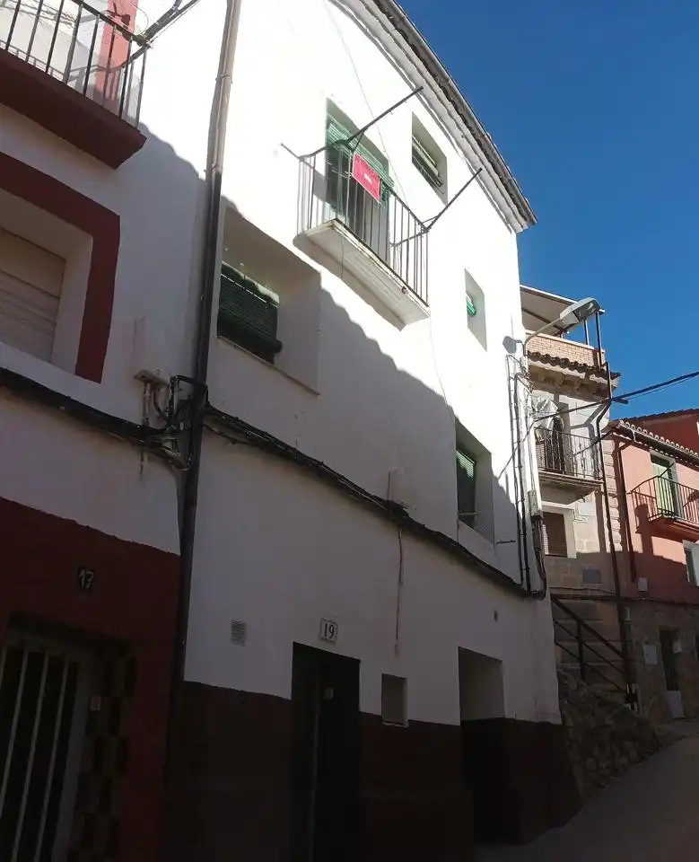 Vista exterior de Casa o chalet en venta en Torrijo de la Cañada con Amueblado y Balcón