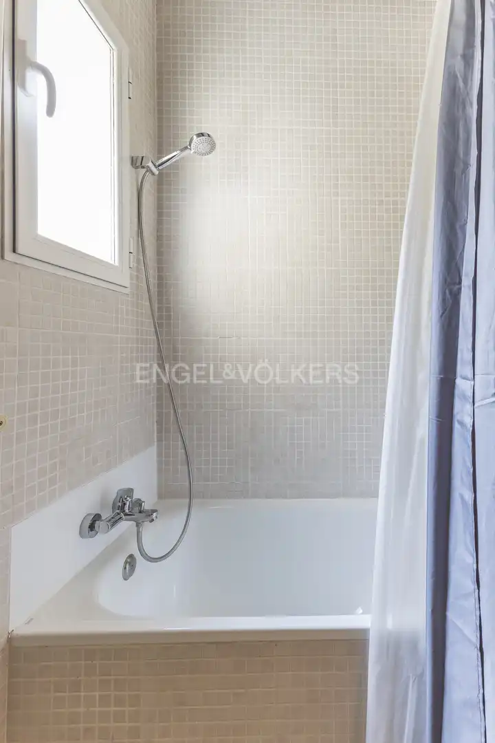 Baño de Ático en venta en Madrid con Aire acondicionado, Calefacción y Terraza