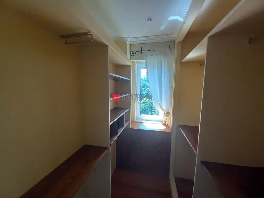 Habitación de Casa o chalet de alquiler en Santiago de Compostela  con Calefacción, Jardín privado y Trastero