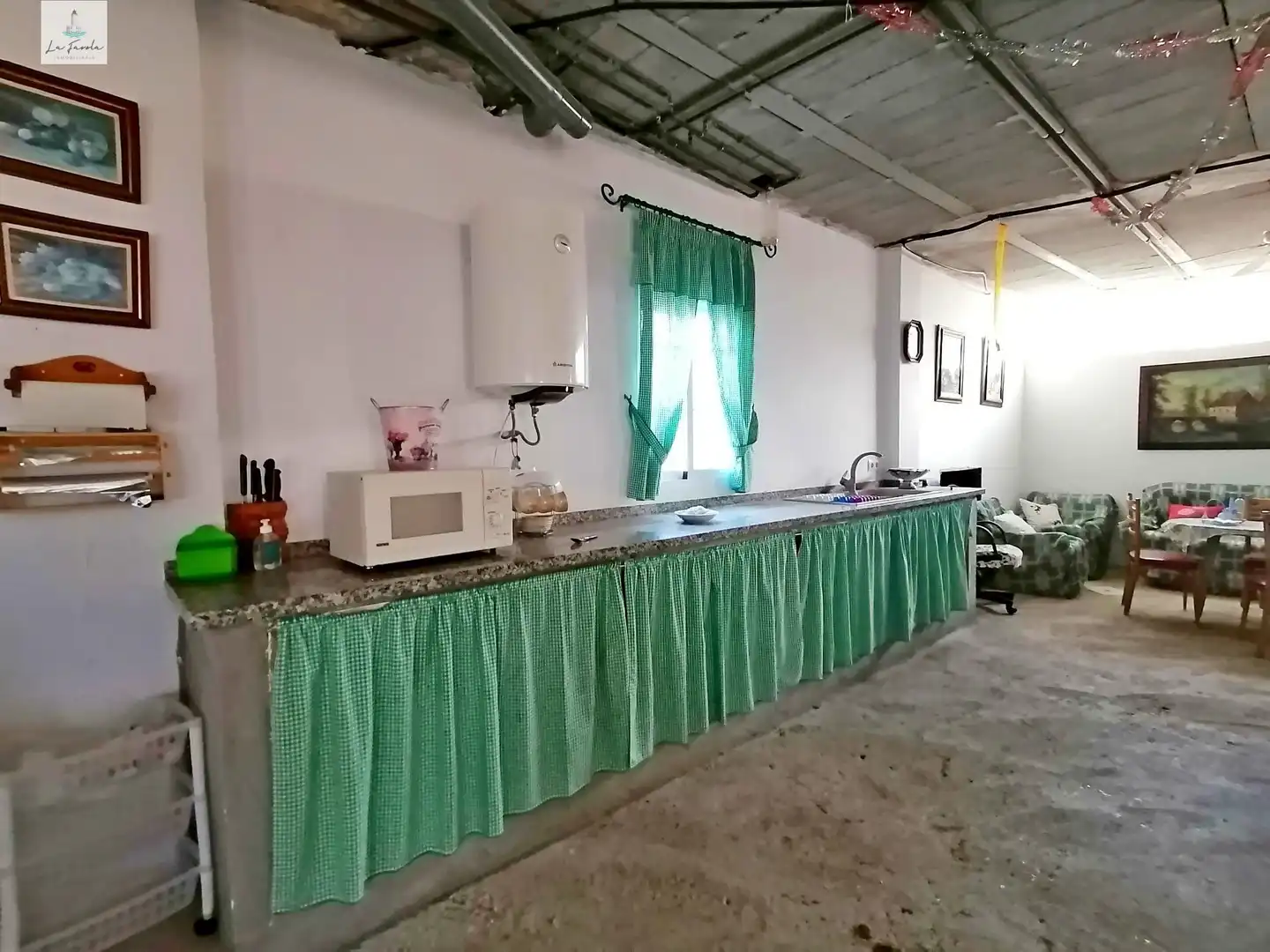 Cuina de Casa o xalet en venda en Loja amb Jardí privat, Terrassa i Traster