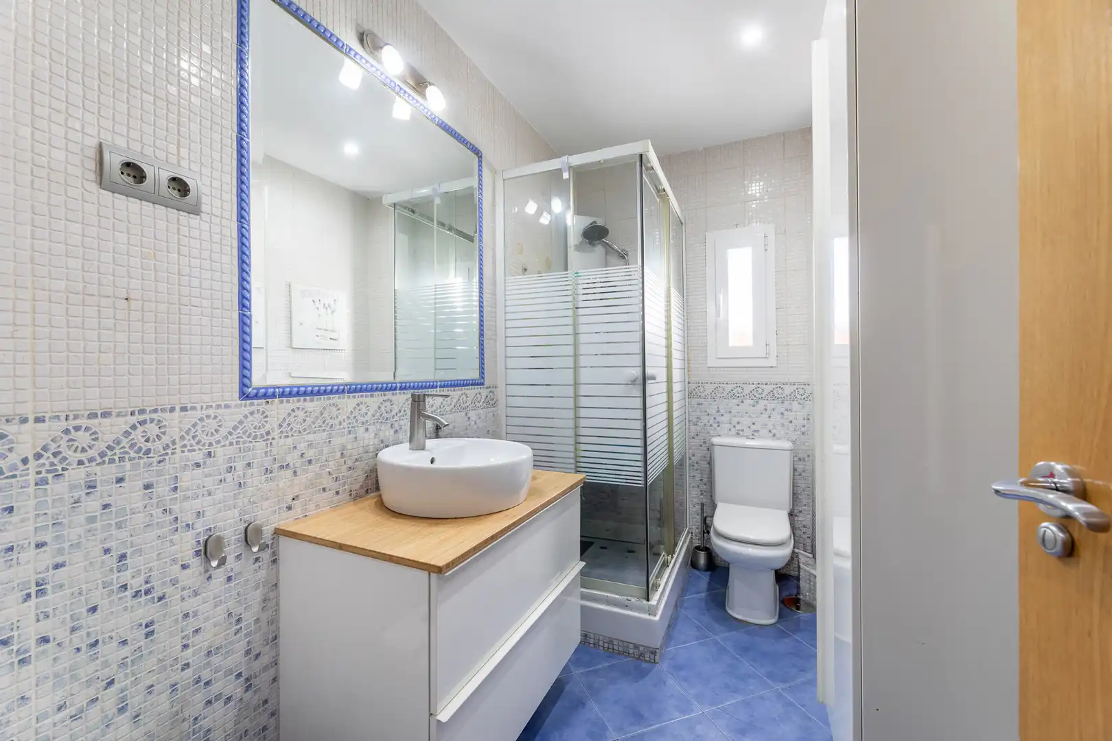 Bathroom of Flat for sale in Alcorcón  with Heating and Oven